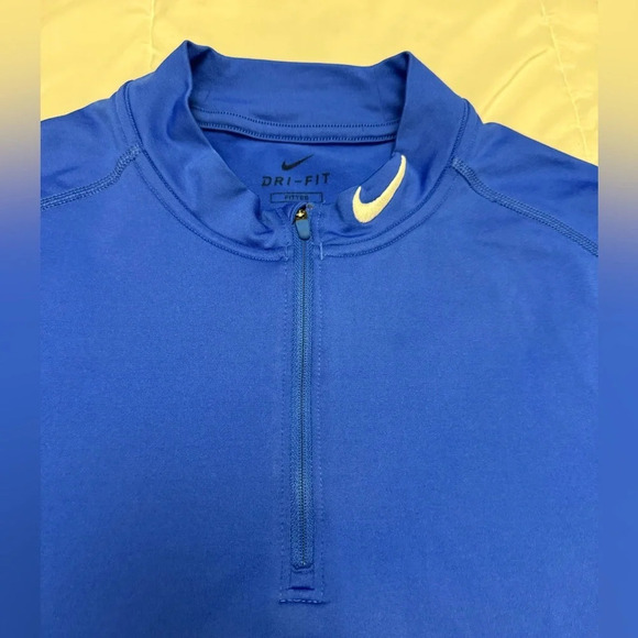Nike Dri Fit 1/4 Zip Up Fitted PulloverJacket Workout Exercise Large - Picture 2 of 8